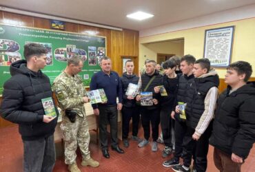 юди, кабінет, подія