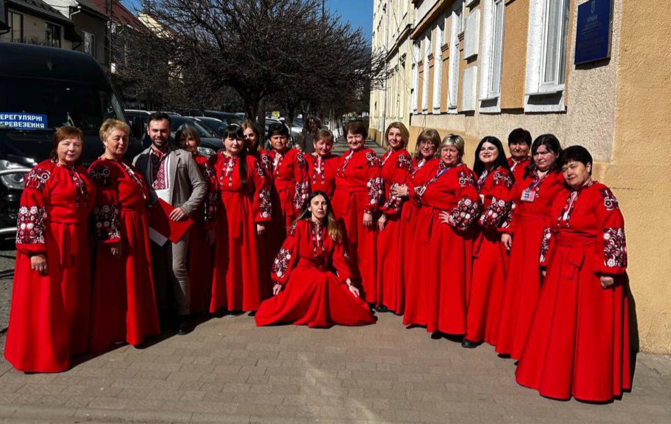 жінки, костюми, дія