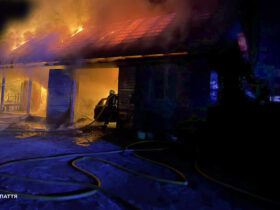 будинок, вогонь, ніч