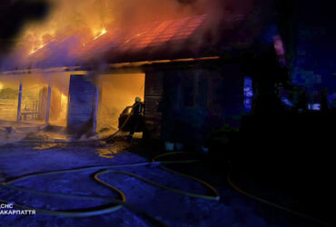 будинок, вогонь, ніч