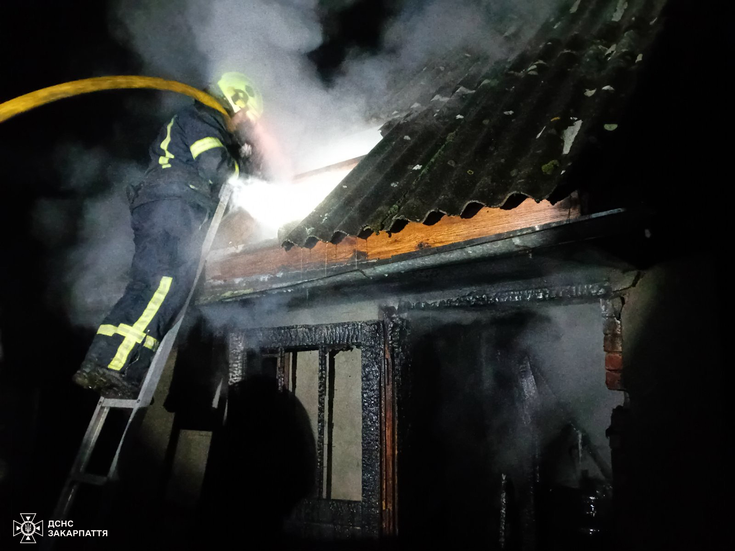 будинок, дим, пожежник, ніч