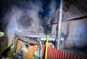 будинки, ніч, дим, пожежник