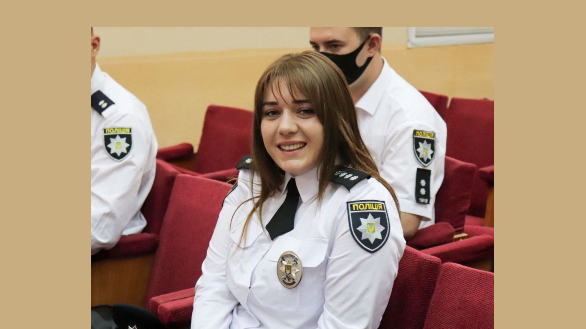 дівчина, зал