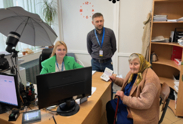 люди, кабінет, стіл