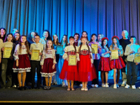 діти, сцена, дія