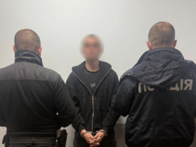 чоловіки, арешт