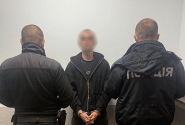 чоловіки, арешт