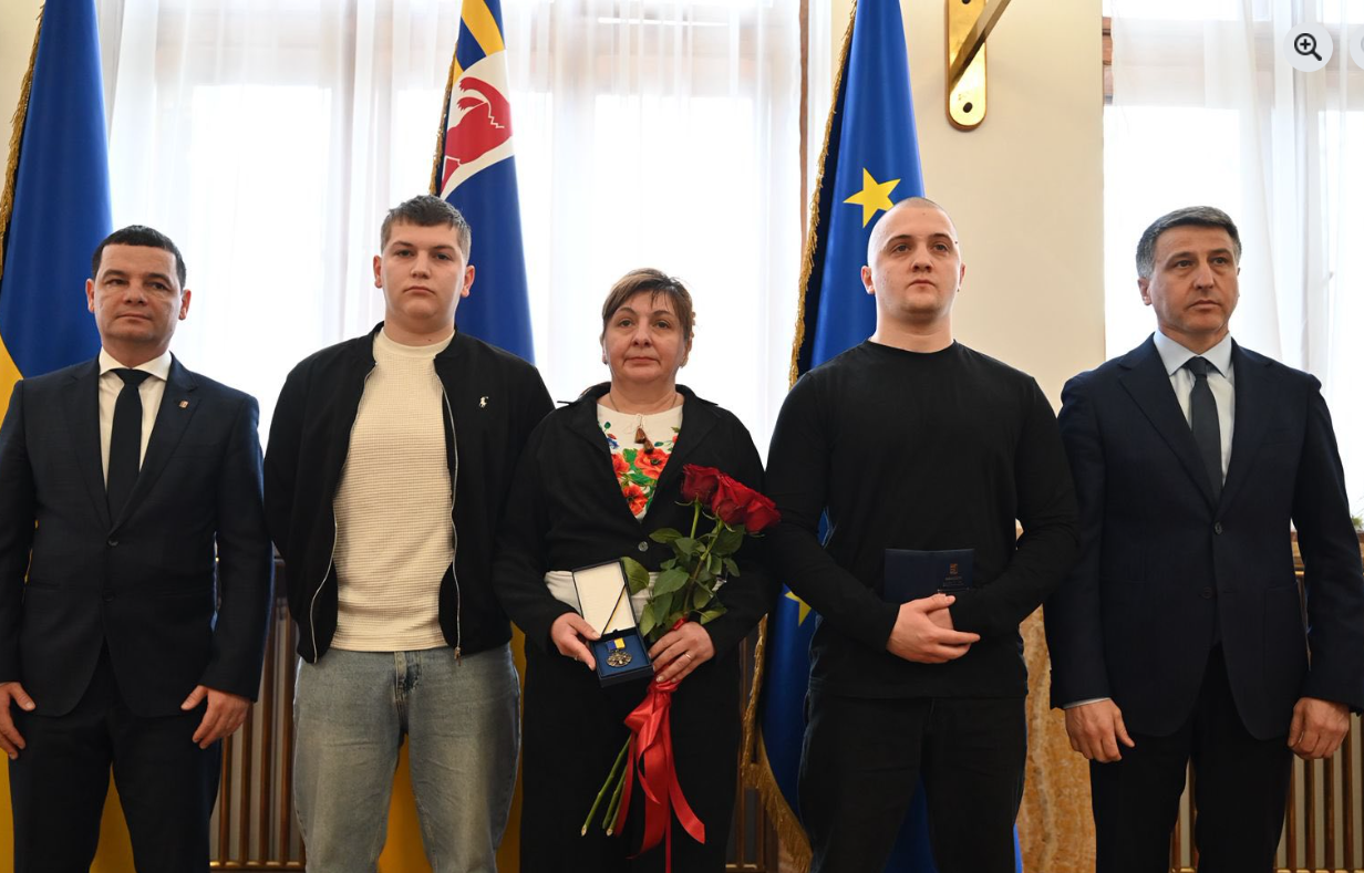 люди, урочистісь, прапори