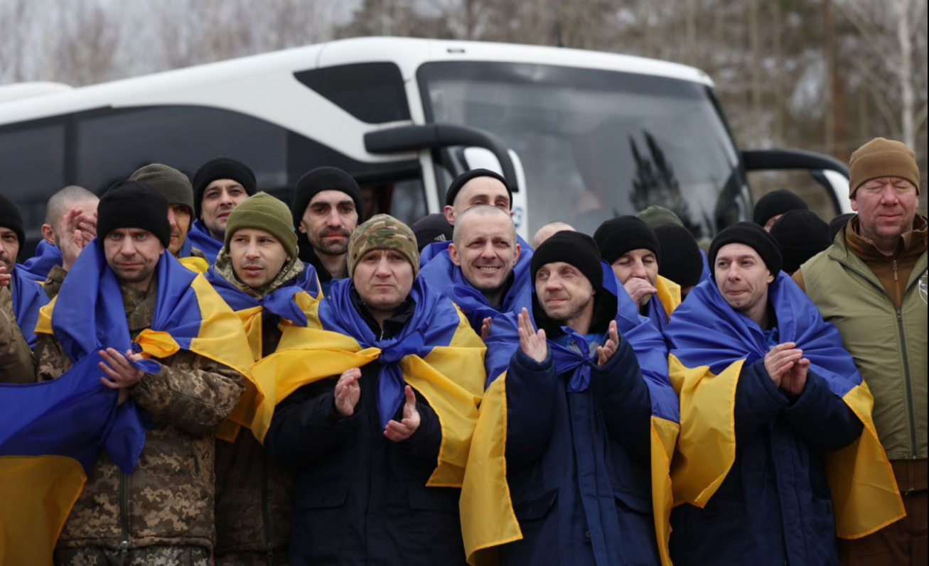 чоловіки, прапори, автобус