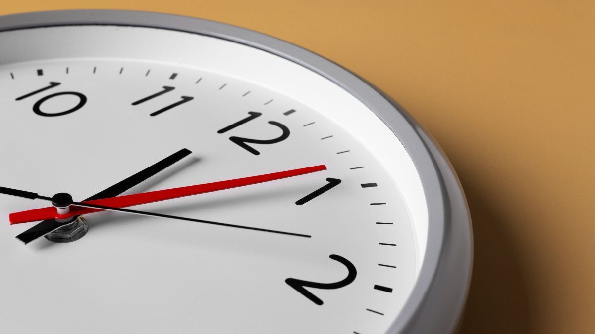 Коли переводити годинник на літній час