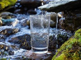 вода