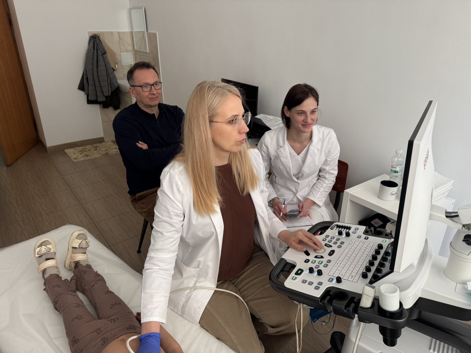 медики, кімната, обладнання