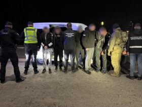 чоловіки, ніч, арешт