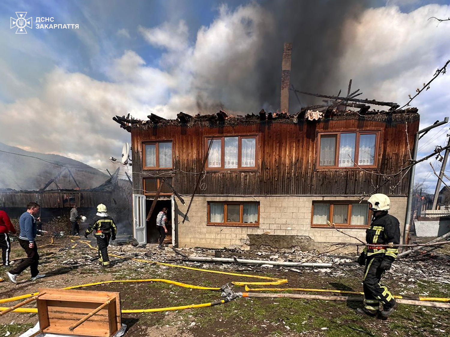 будинок, дим, пожежники