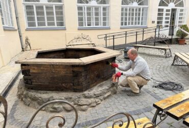 чоловік, колодязь, споруда