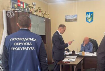 чоловіки, кабінет, столи, шафа