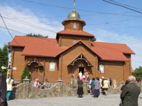 храм, люди, вулиця