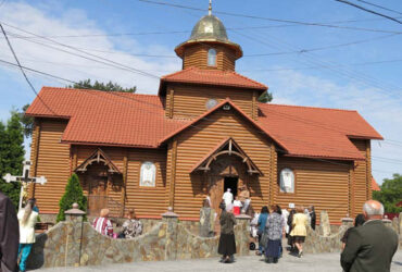 храм, люди, вулиця