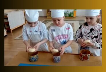 діти, паски, стіл