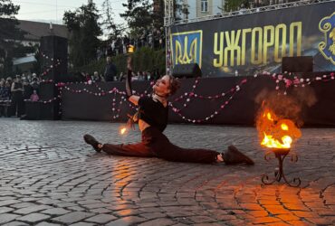 дівчина, майдан, вогонь, люди