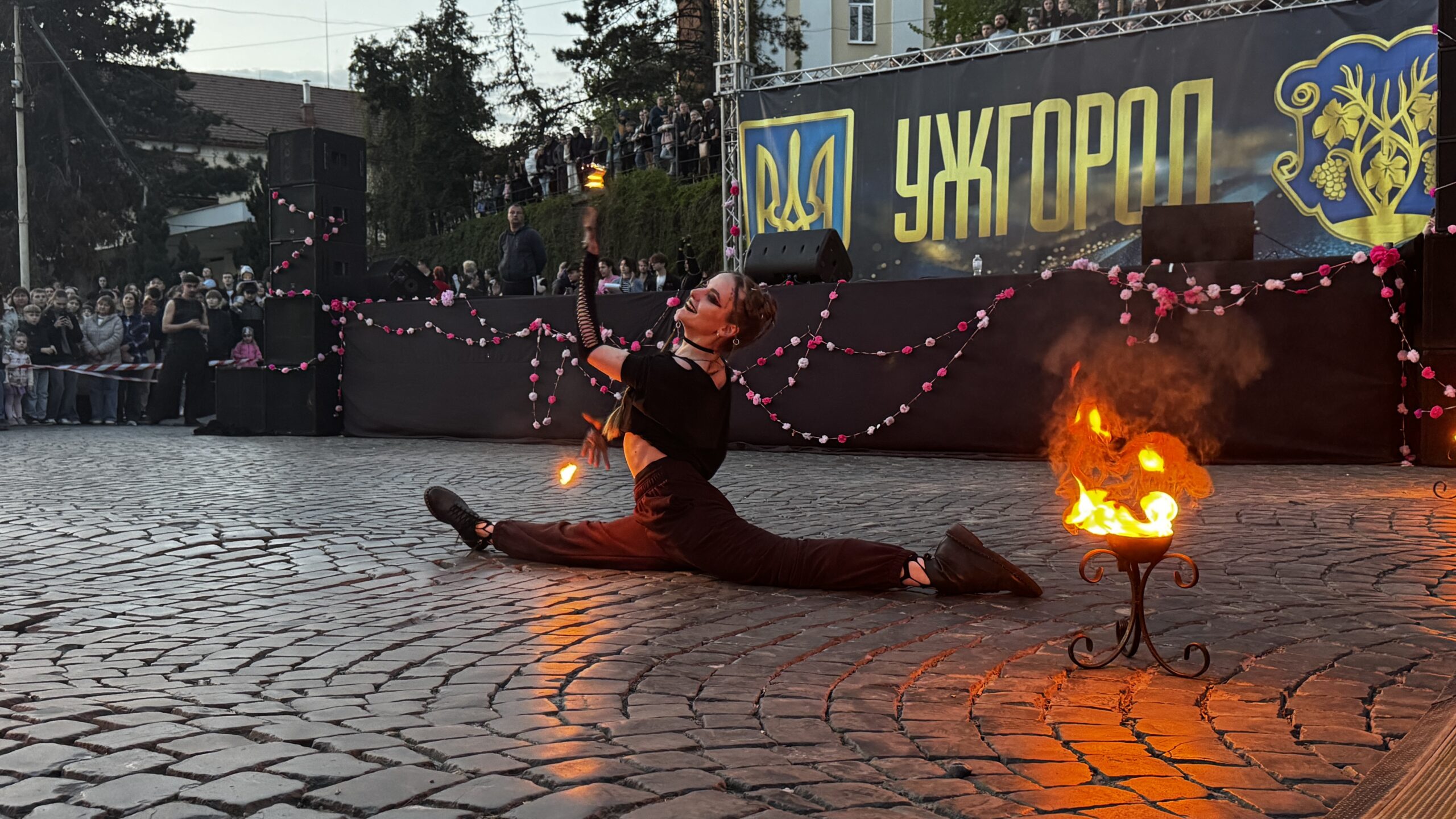 дівчина, майдан, вогонь, люди