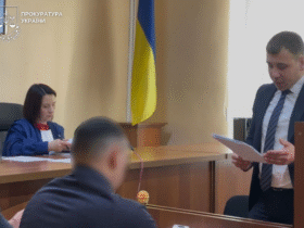 люди, кабінет, столи, прапор