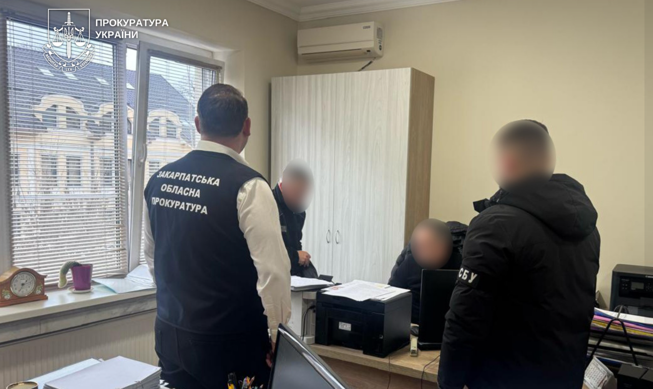 люди, кабінет, вікно, стіл