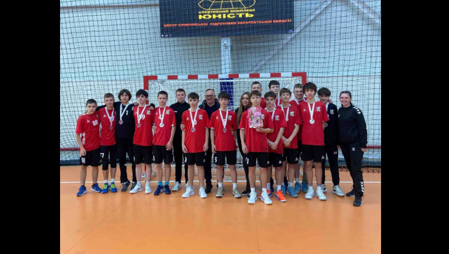 спортсмени, зал, ворота