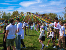 люди, галявина, дерева, подія