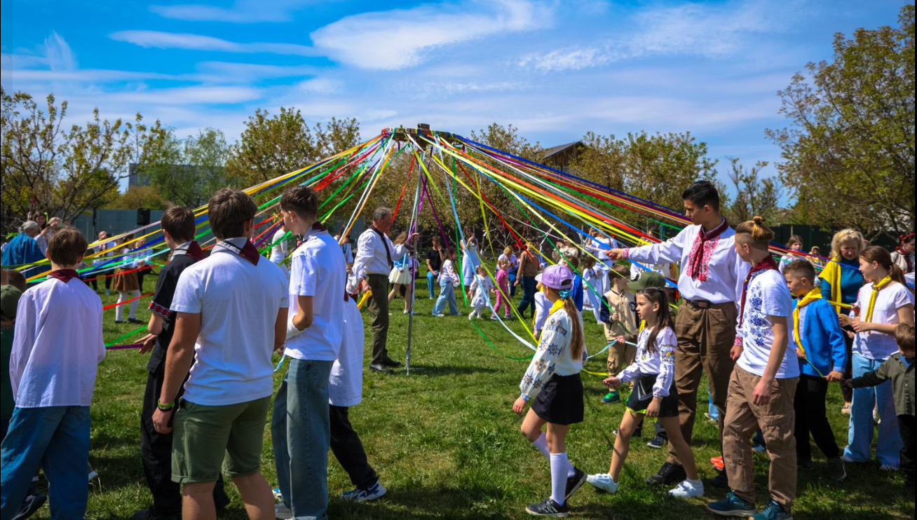 люди, галявина, дерева, подія