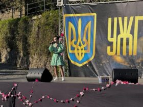 дівчина, сцена, ємблема, подія