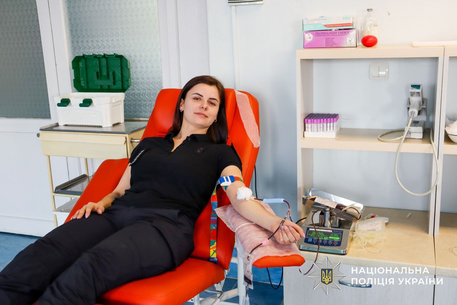 жінка, палата, дія