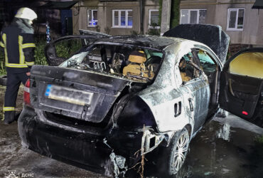 ніч, авто, будинок, рятувальник