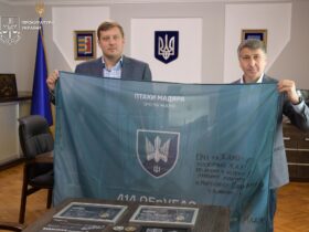 чоловіки, прапор, кабінет