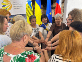 люди, прапори, подія
