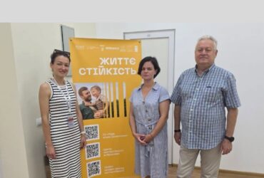 кабінет, стенд, люди
