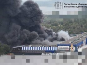 У Запоріжжі росіяни атакували ТЦ «Епіцентр»